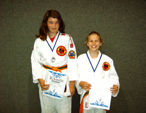 Bild: Saskia NEUMANN und Denise PAPE.